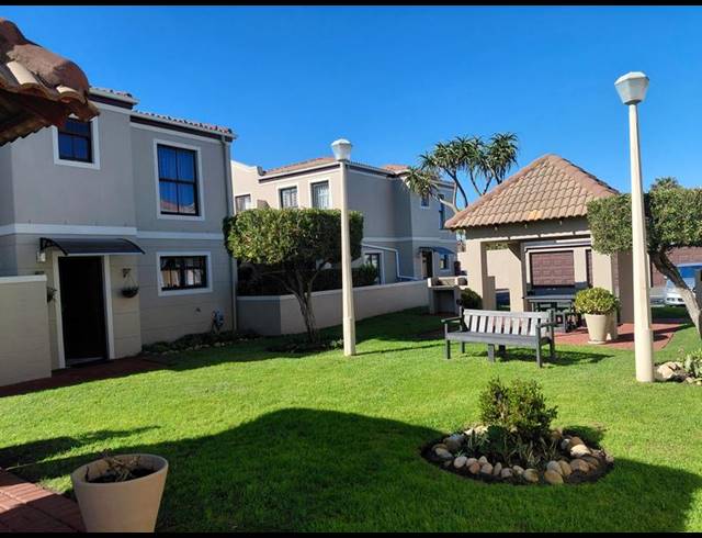 2 BEDROOM TOWNHOUSE FOR SALE IN PARKLANDS